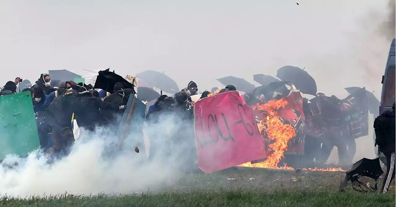 Sainte-Soline : la famille d'un manifestant porte plainte pour tentative de meurtre