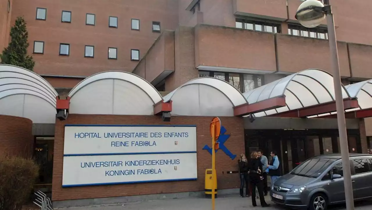 Une mineure perd ses jambes suite à une vaginoplastie, l'hôpital des enfants de Bruxelles condamné