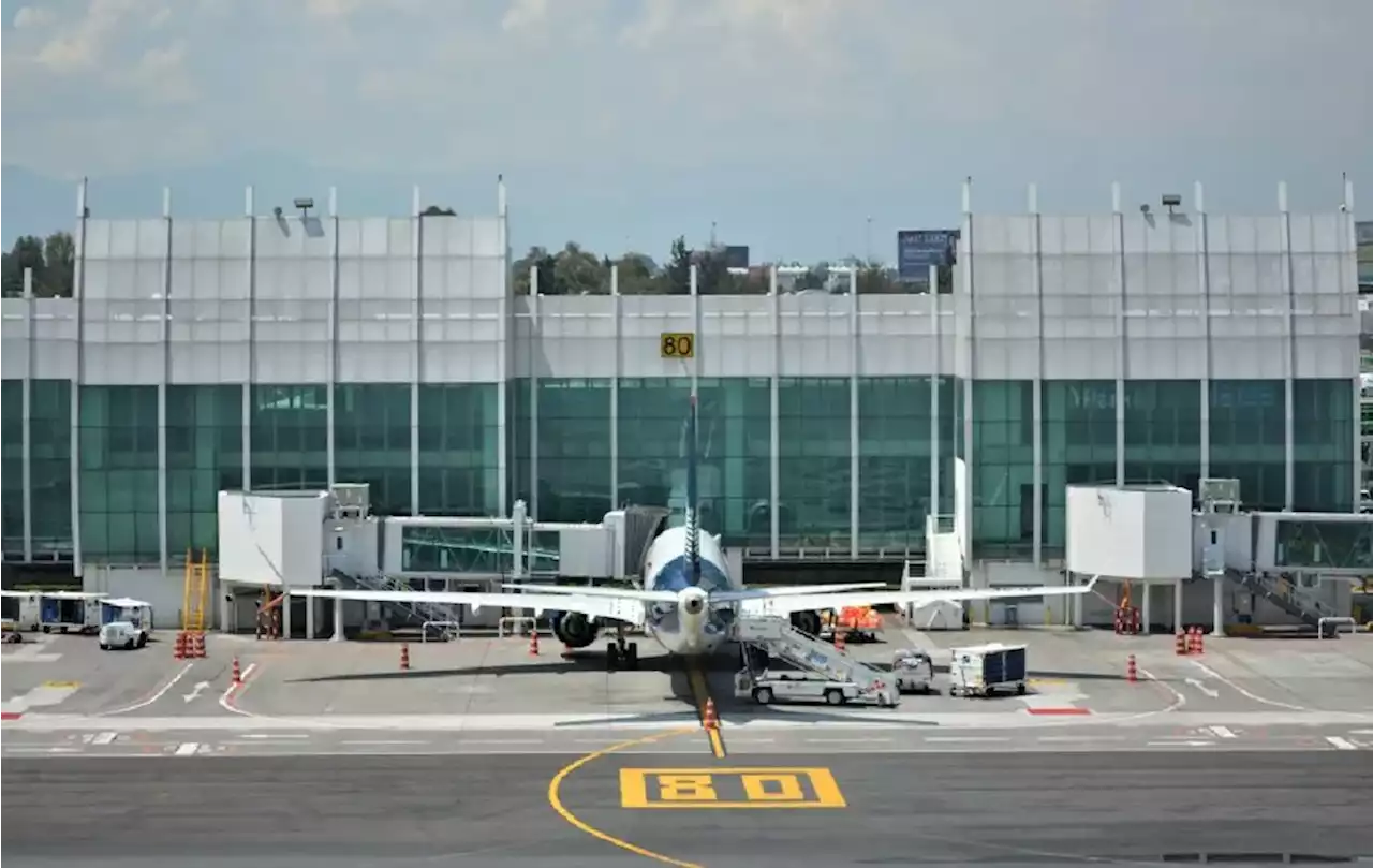 Pilotos achacan retrasos en vuelos a malas prácticas de aerolíneas