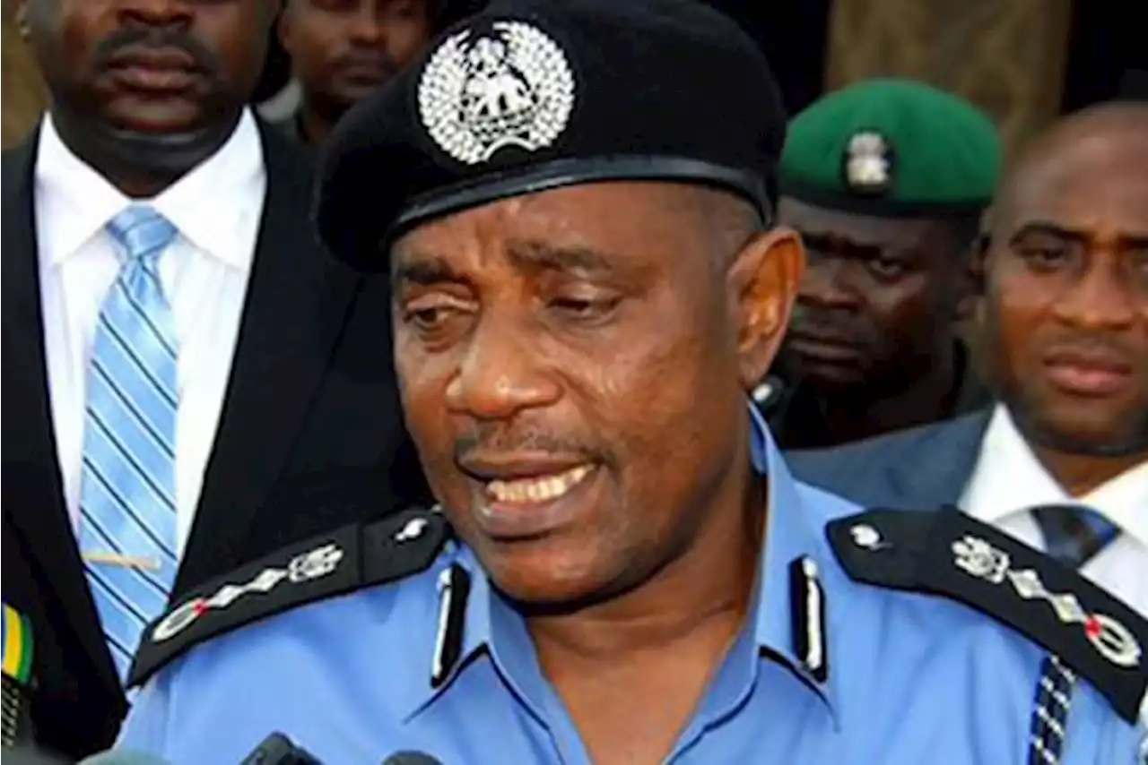 JUST IN: Buhari swears in ex-IGP Arase as PSC chairman