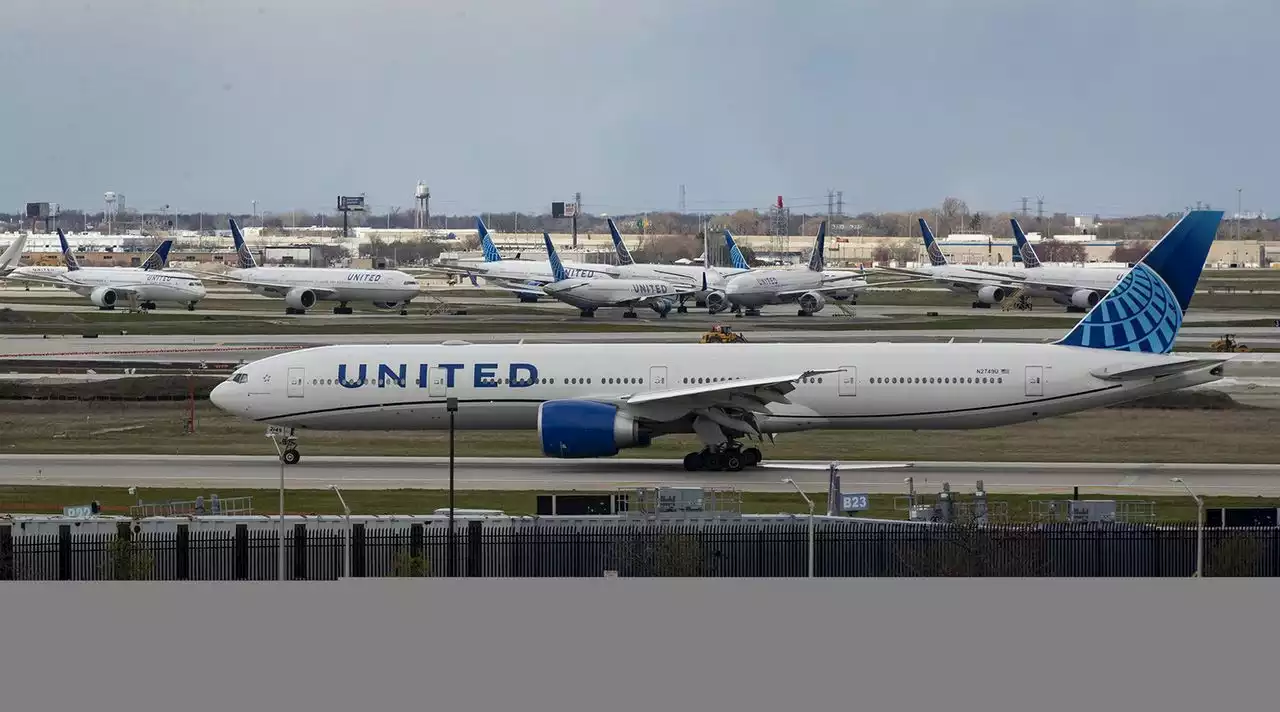 N.J. man admits attacking 2 passengers on United flight from Newark