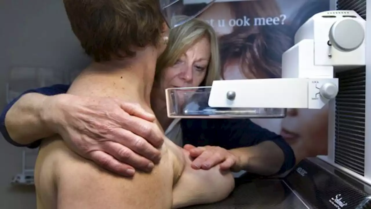 Alternatief voor pijnlijke mammografie hard nodig: 'Vrouwen blijven weg bij onderzoek borstkanker'