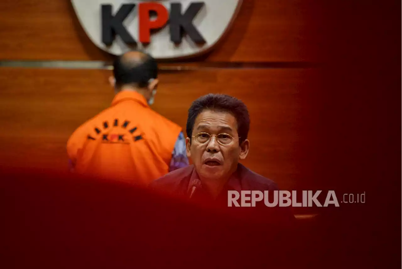 KPK Menduga Bupati Kapuas dan Istrinya Gunakan Uang Hasil Suap untuk Kepentingan Politik |Republika Online