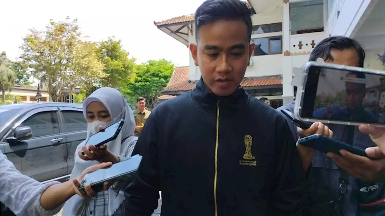 Usai Trending di Twitter, Gibran Pamer Jaket Berlogo Piala Dunia U20, Artinya? |Republika Online