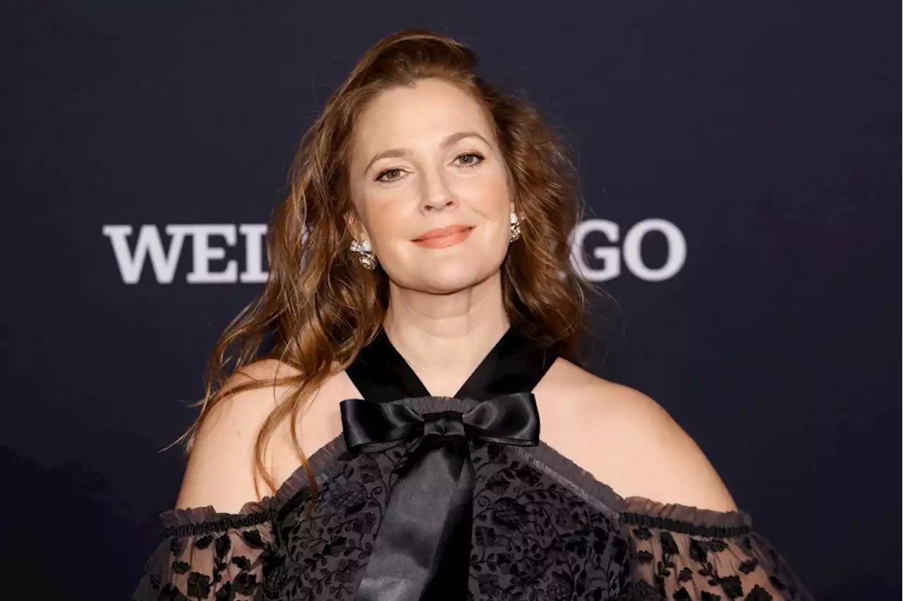 Drew Barrymore's Hilarious Reaction to Her First Hot Flash Is So Relatable