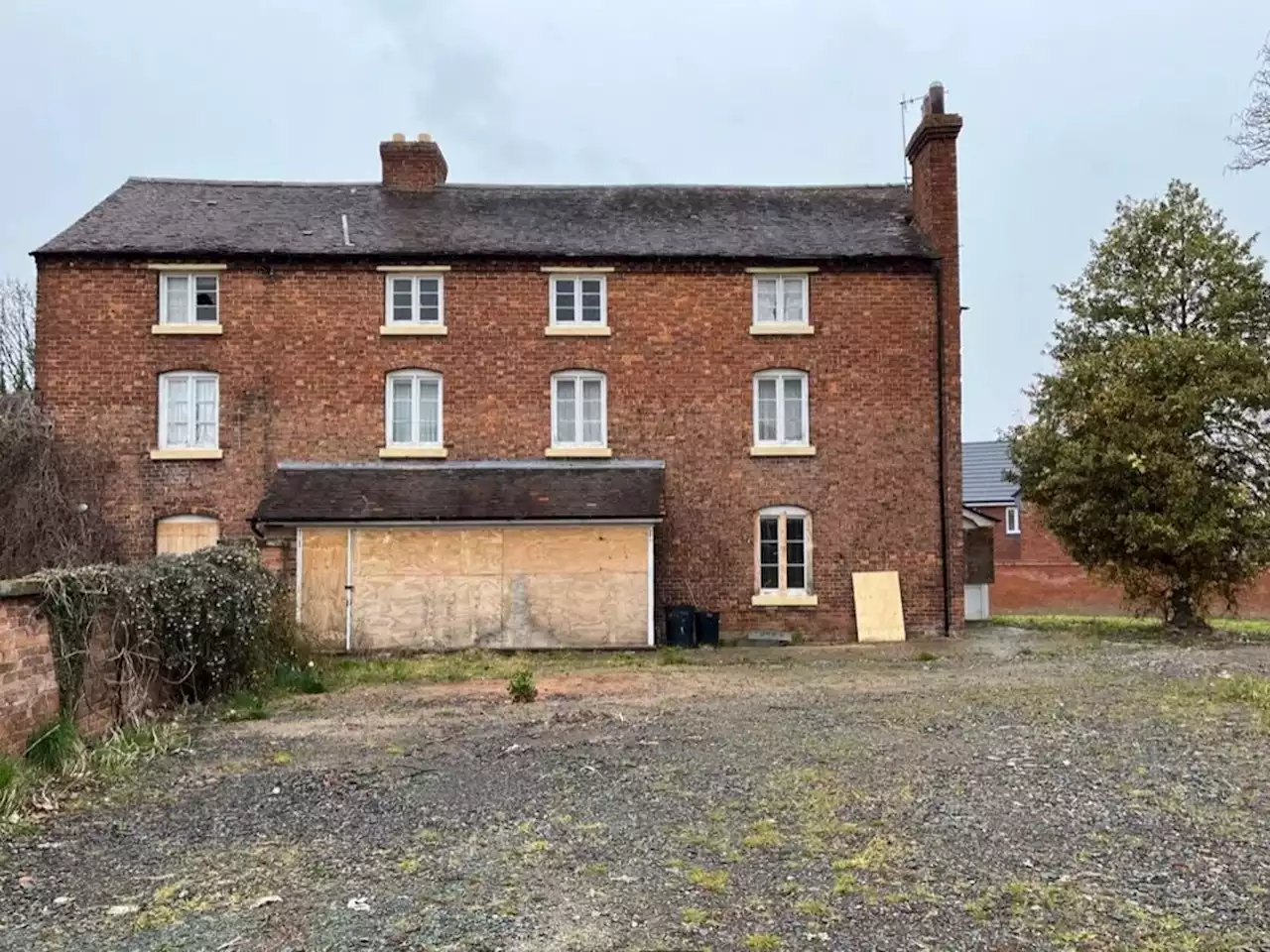 Three-storey derelict house could become 'fabulous' property