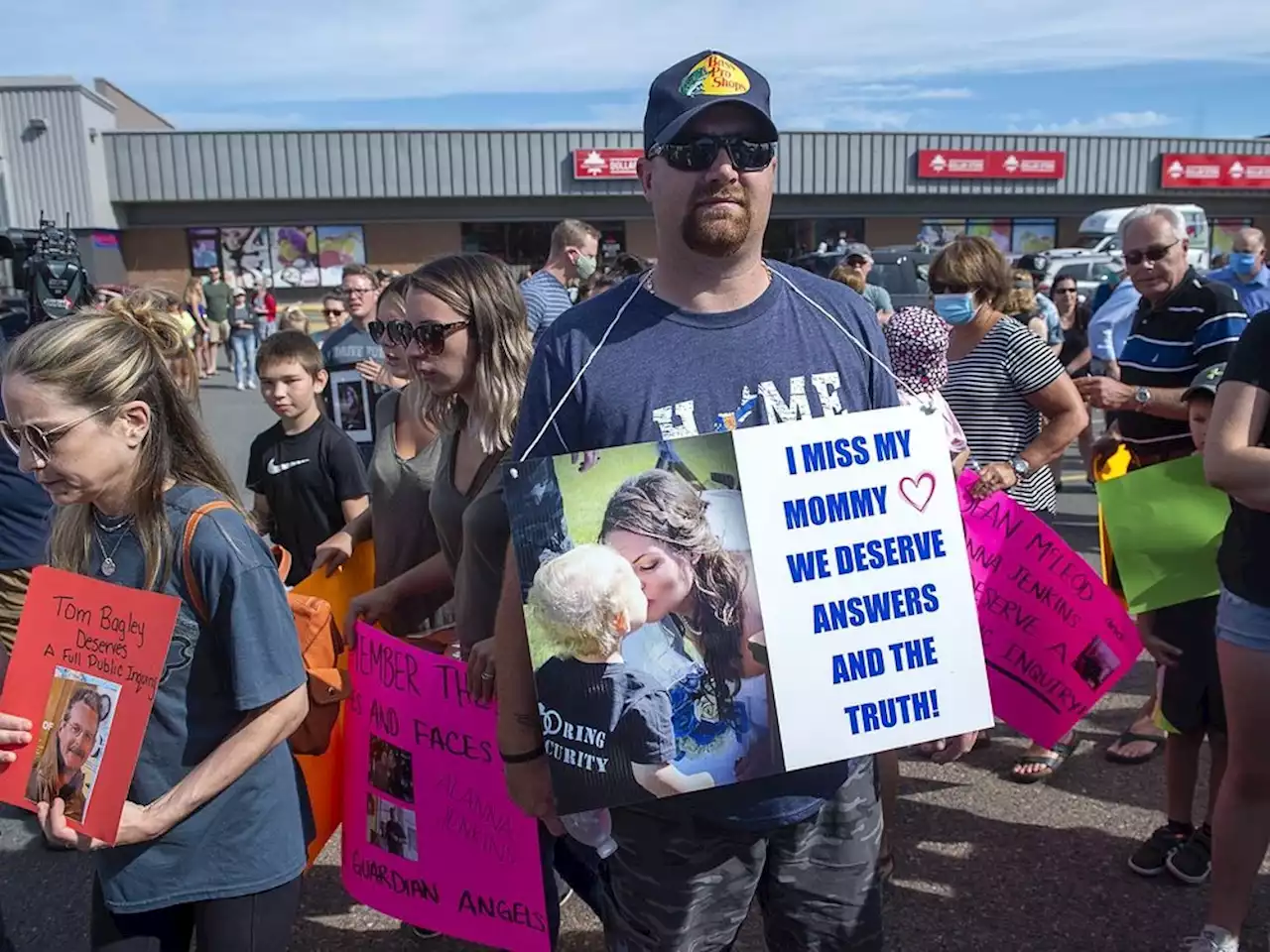 N.S. mass shooting inquiry report must deliver 'clear commentary': family lawyer