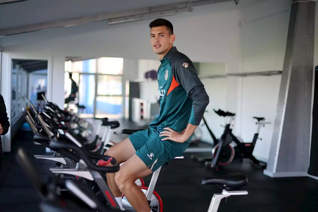 César Montes no entrena con Espanyol tras actividad con Selección Mexicana