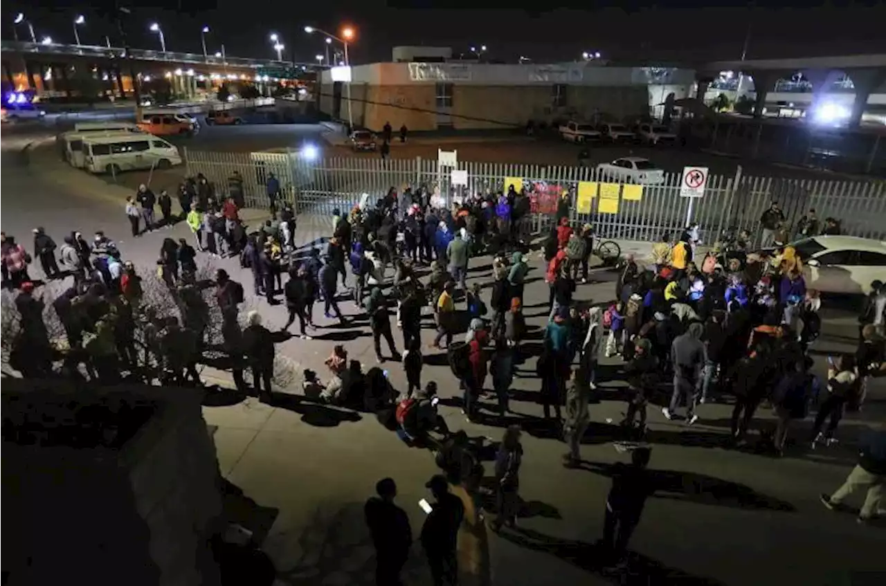 Cientos de migrantes exigen justicia por el trágico incendio en la estación migratoria de Ciudad Juárez