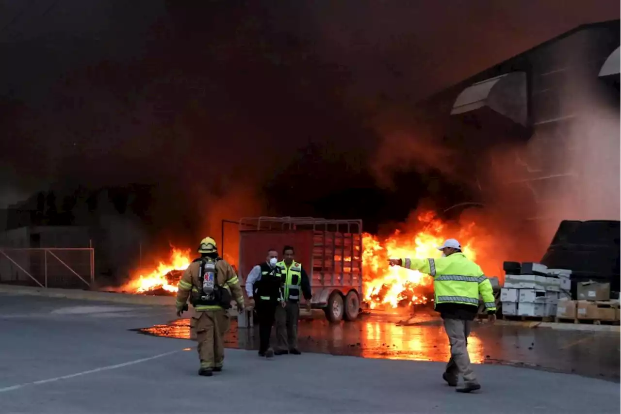 Declaran a bodegas del IMSS como pérdida total por incendio en Arteaga