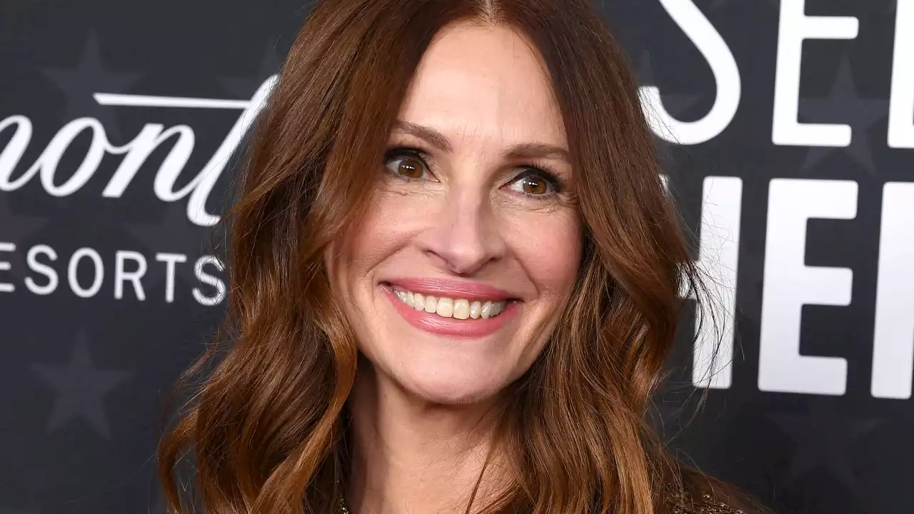 Julia Roberts’s New Blunt Bangs Are a Dramatic Spring Refresh