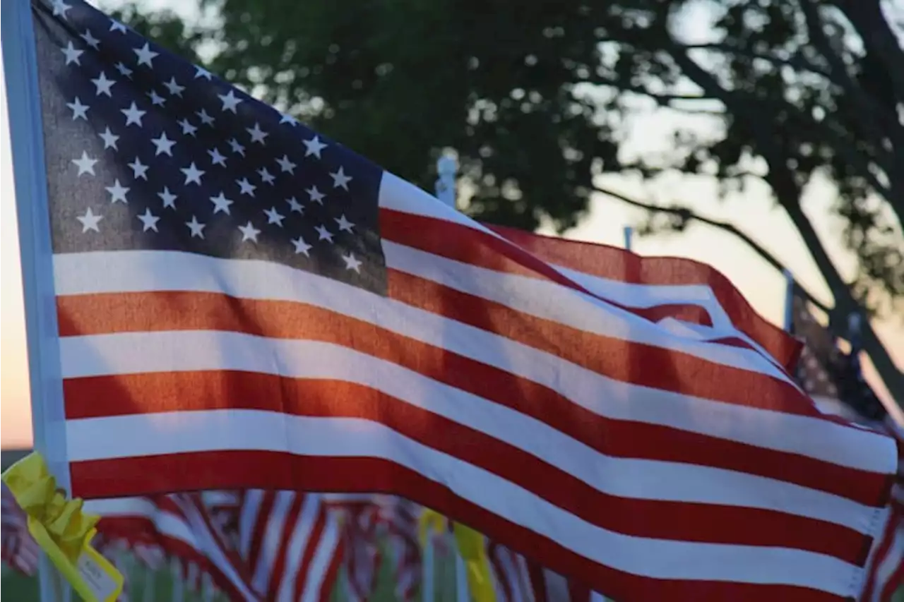 Community honors Vietnam War Veterans Memorial Day at Jacksonville National Cemetery