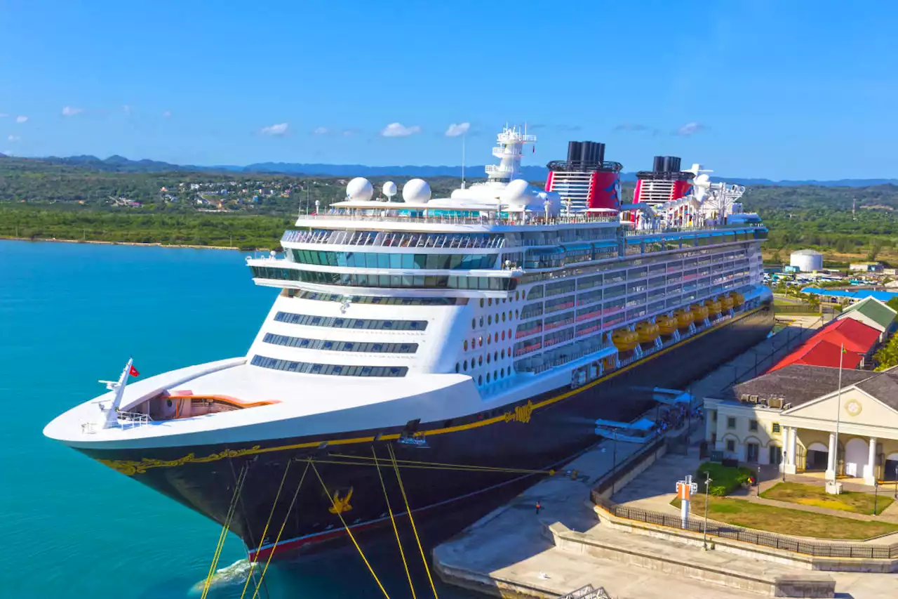 Disney Cruise Line will base a ship in Singapore from 2025