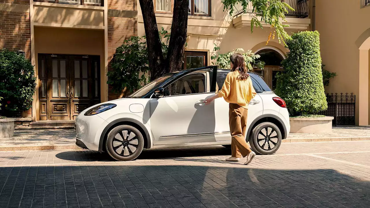 Cette épatante voiture électrique est petite de l’extérieure, mais spacieuse à l’intérieure