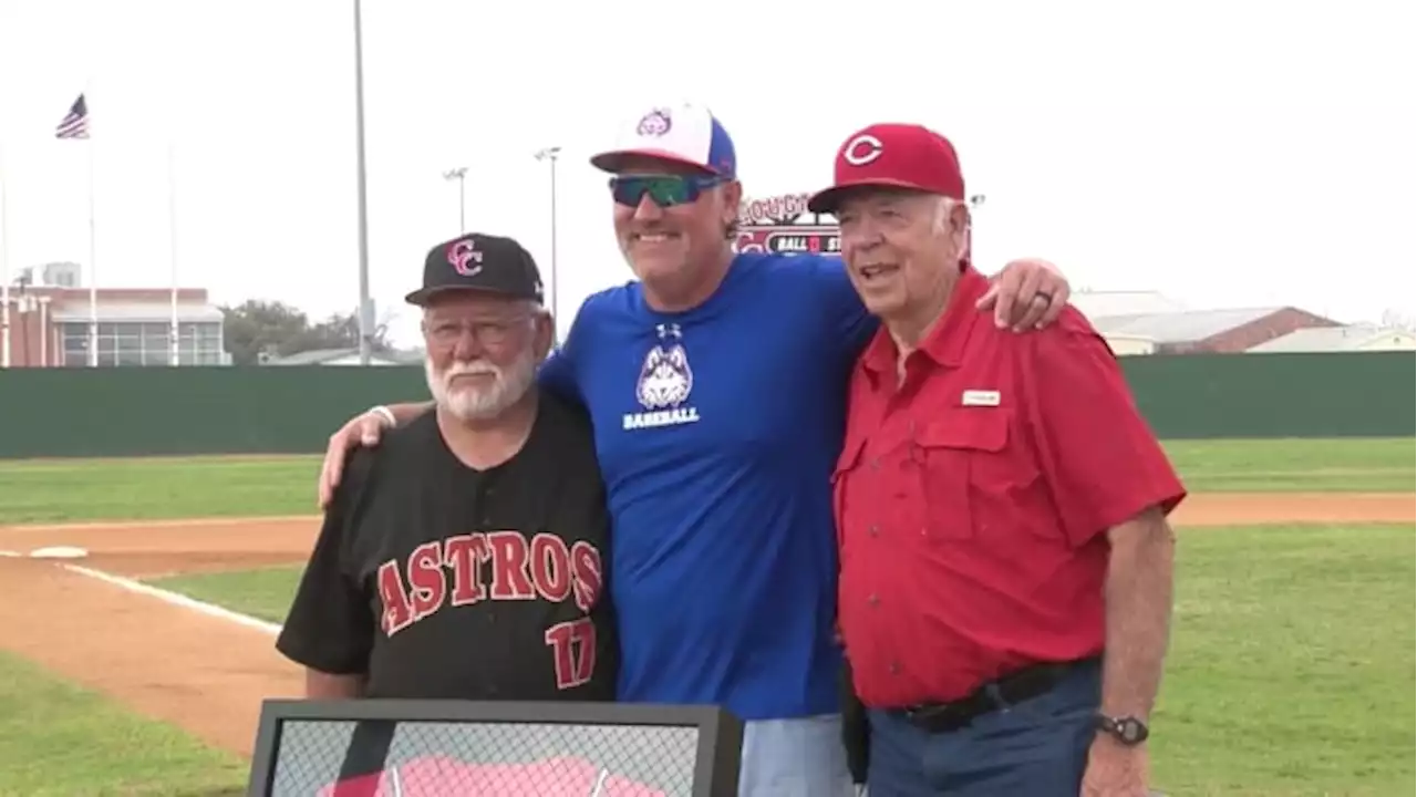 Former Astros great Lance Berkman has high school jersey retired at Canyon High School