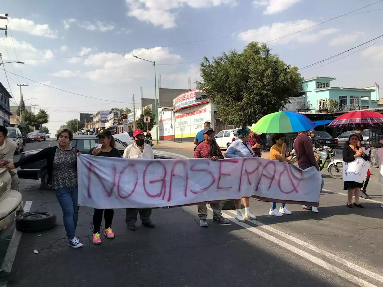 Protestan vecinos de Ecatepec en rechazo a una gasera