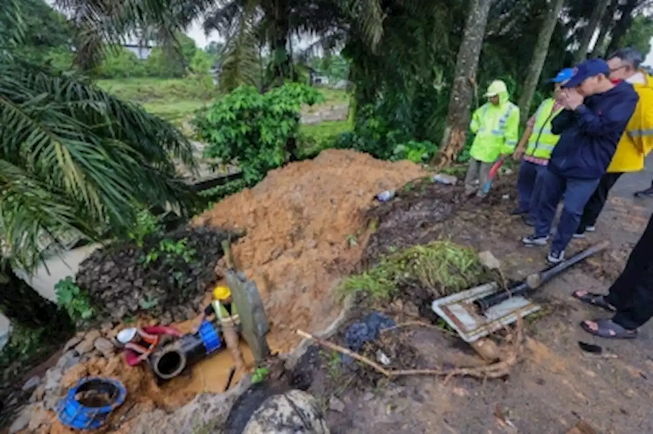 Beset with floods, MB says Johor welcomes aid from federal govt and other states