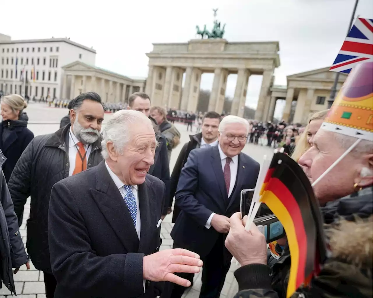 König Charles III. in Berlin: Ein Besuch zum Aufwärmen