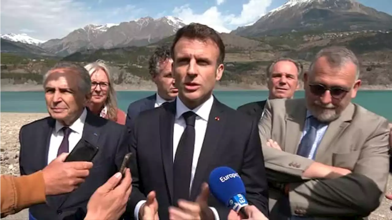 Sainte-Soline: pour Macron, des 'milliers de gens étaient simplement venus pour faire la guerre'