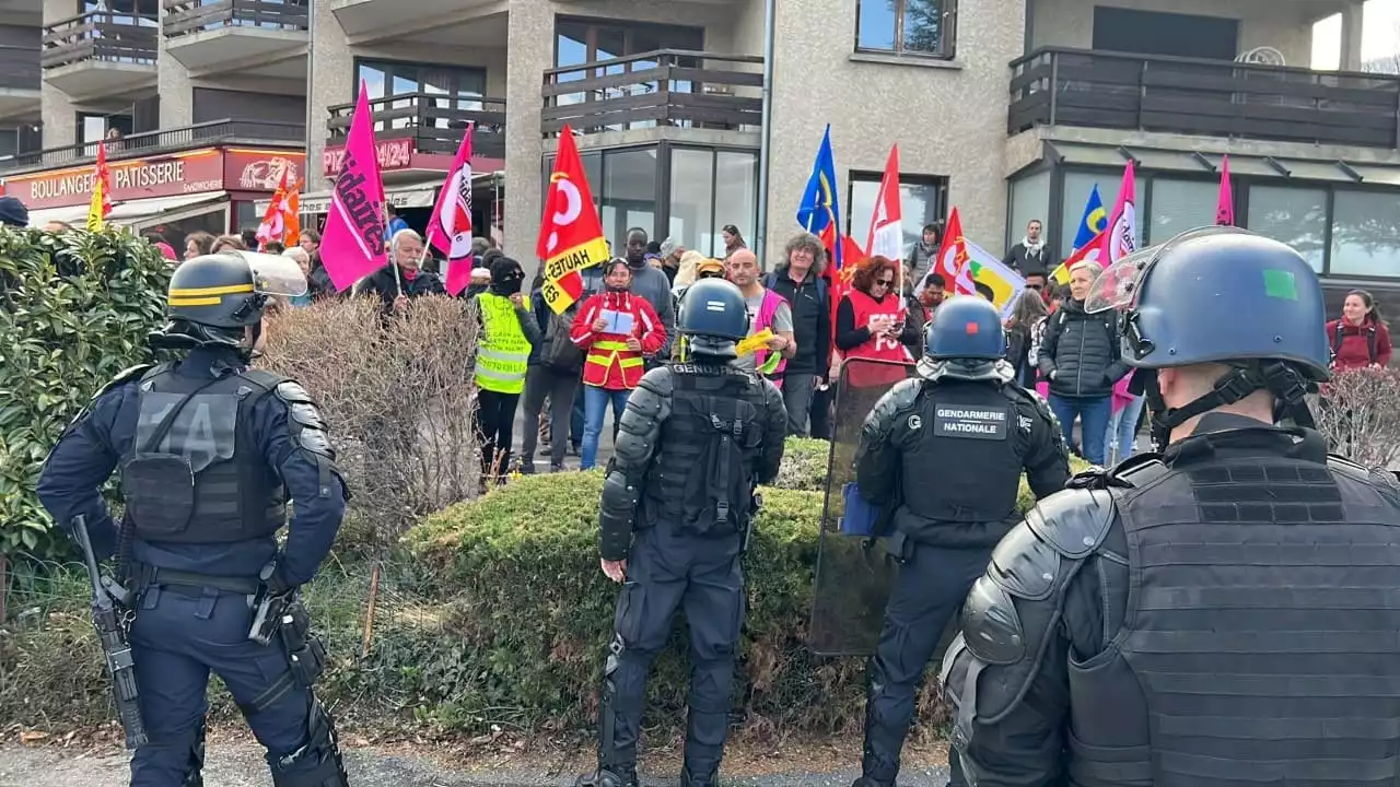 Hautes-Alpes: deux manifestants interpellés en marge de la visite de Macron à Savines-le-Lac