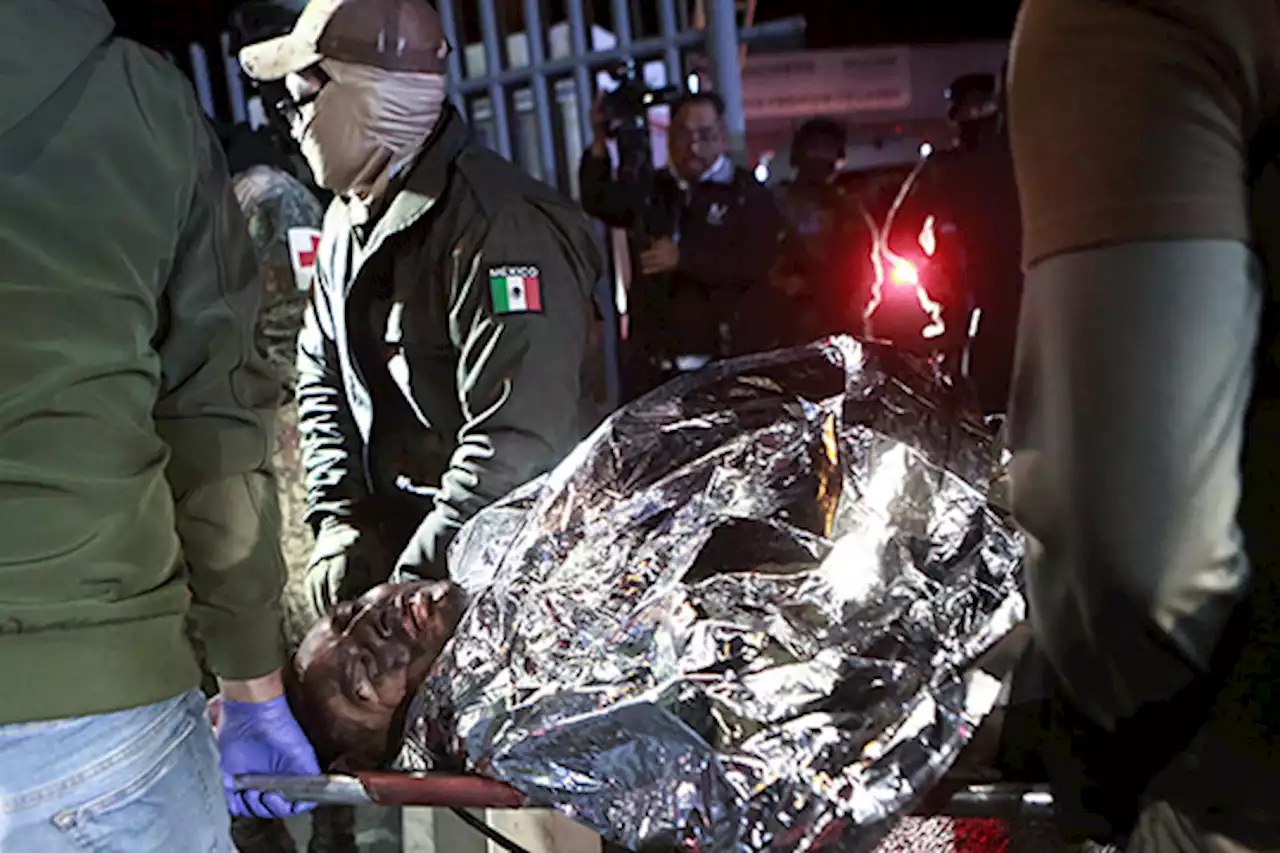 38 dead in Mexico fire after guards didn’t let migrants out | Fabiola Sánchez & Morgan Lee / The Associated Press