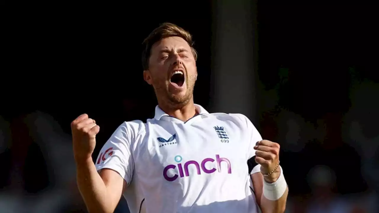 Bullish Robinson predicts comfortable Ashes win for England