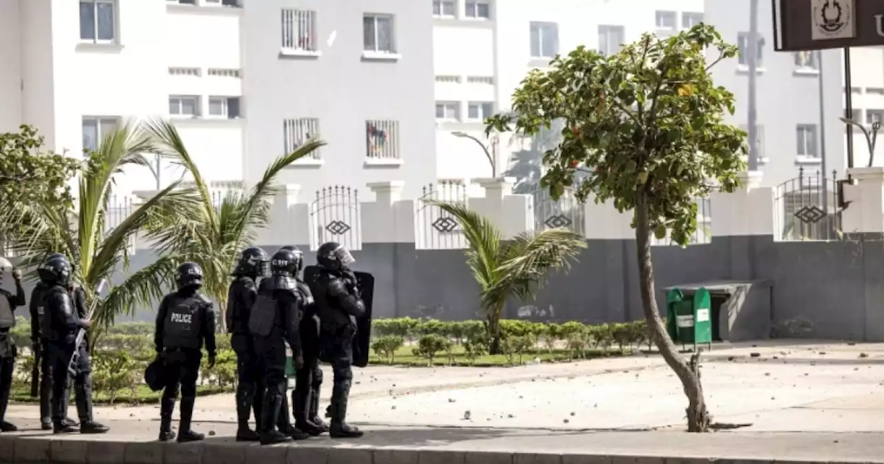 Senegal police clash with students in Dakar