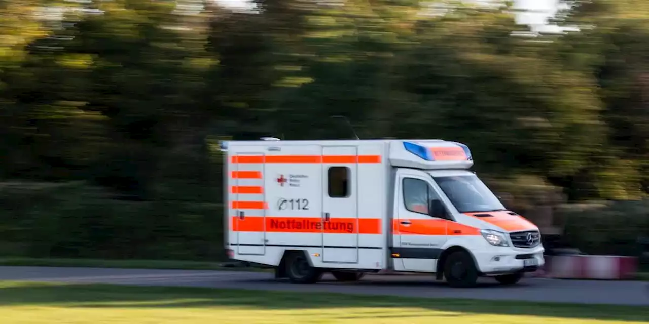 Drei Unfälle nacheinander auf der A44 - zwei Tote, fünf Verletzte