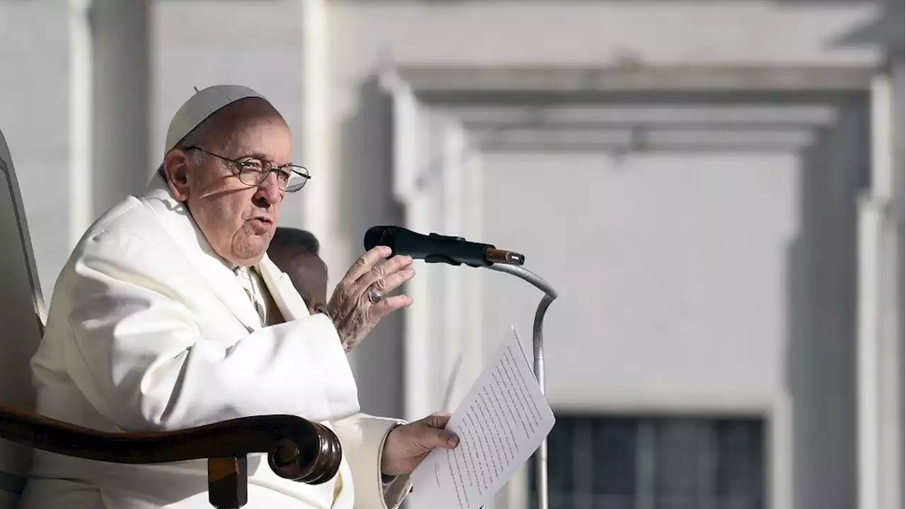 La santé du pape, hospitalisé pour une bronchite, est en 'nette amélioration'