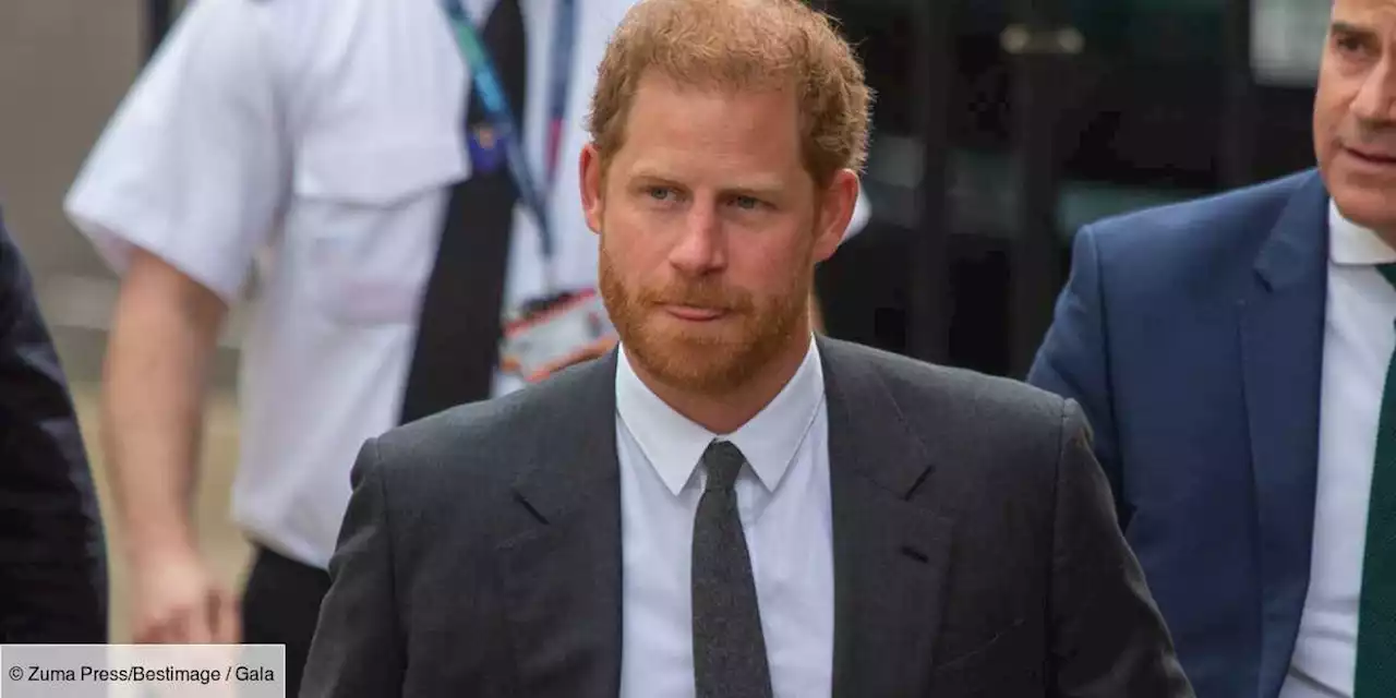 Le prince Harry sans scrupule : Charles III court circuité par son fils - Gala