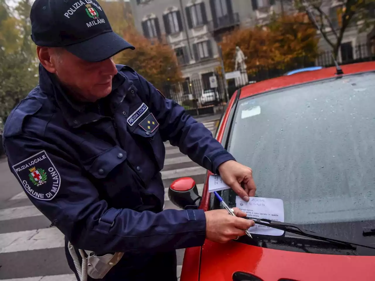 Multe digitali (buona notizia) I vigili non hanno abbastanza tablet per farle