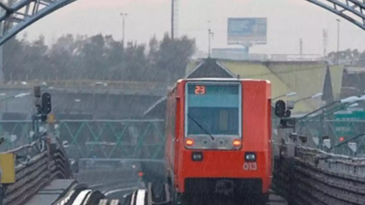 Se registra fuerte lluvia en CDMX; Metro presenta avance lento