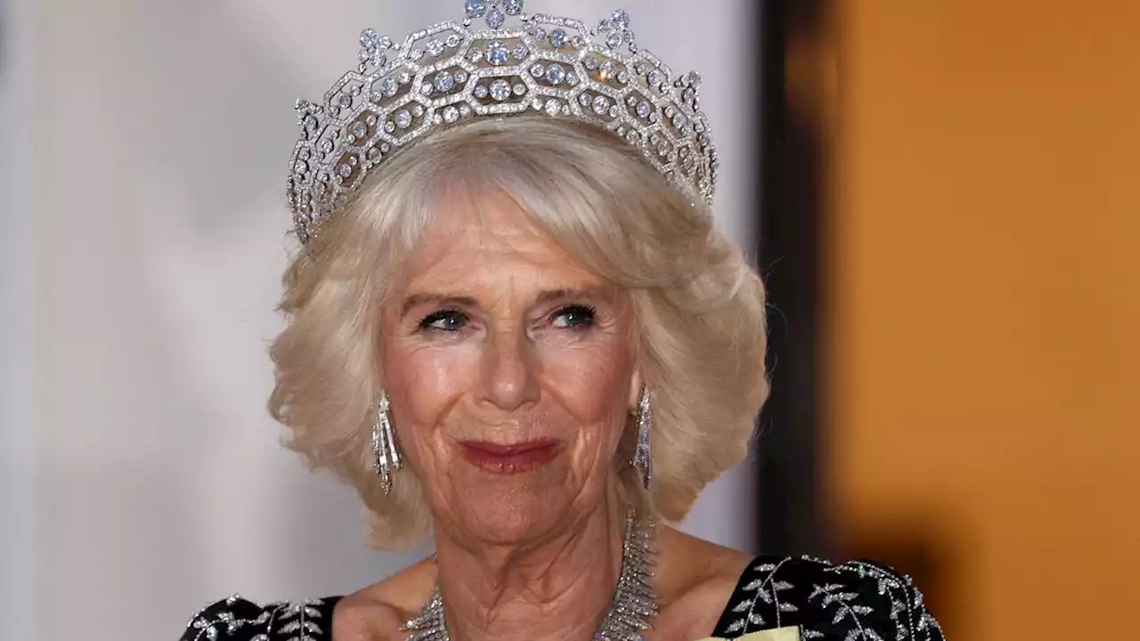 Camilla Dampingi Raja Charles III Kunjungi Jerman, Tampil Beda dengan Tiara Berlian Warisan Mendiang Ratu Elizabeth II