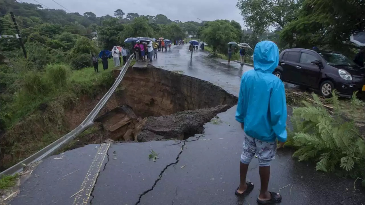 Malawi's cyclone toll to reach 1,200 as hopes fade