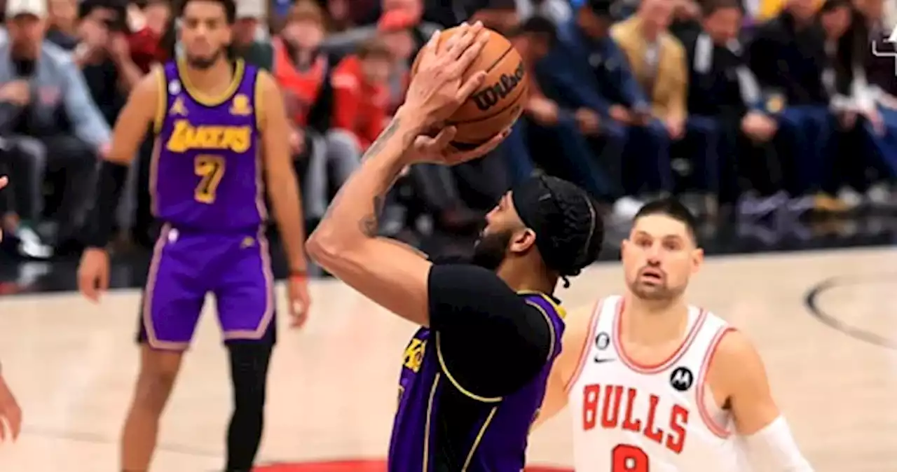 Lakers se imponen de visita a los Bulls y se acercan al tramo final