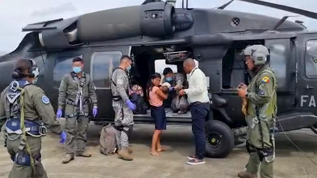 [VIDEO] En el helicóptero 'Ángel' de las Fuerza Aérea trasladaron a 13 bebés indígenas que estaban muy enfermos