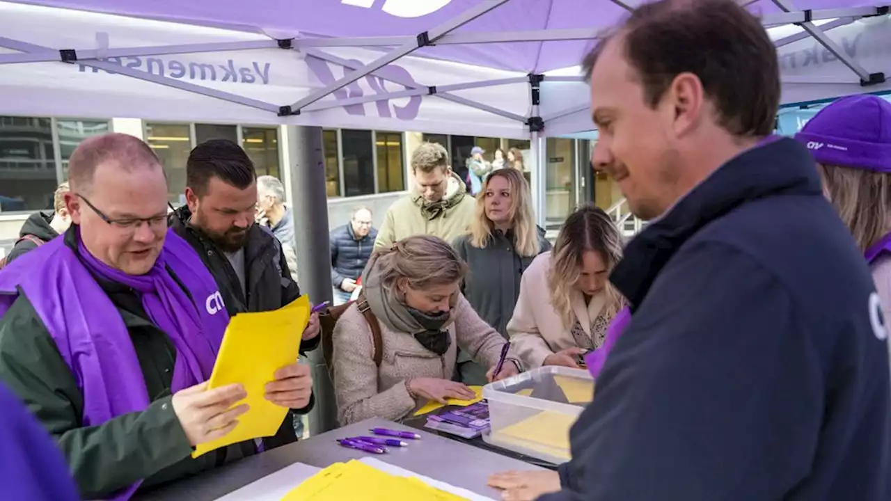 ING-medewerkers bezig met 'eerste 24-uurs staking ooit bij de bank'