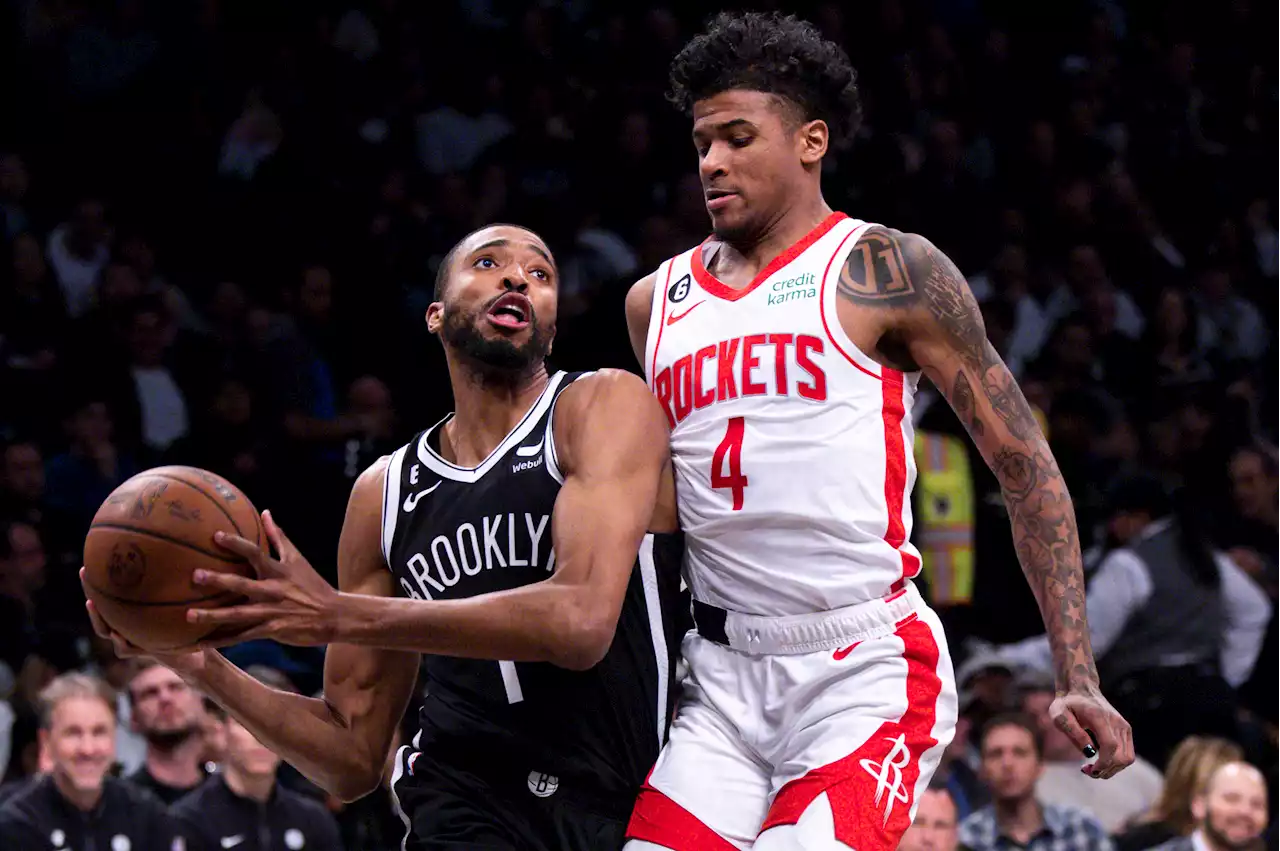 Nets’ Mikal Bridges displays iron-man will after jamming his wrist