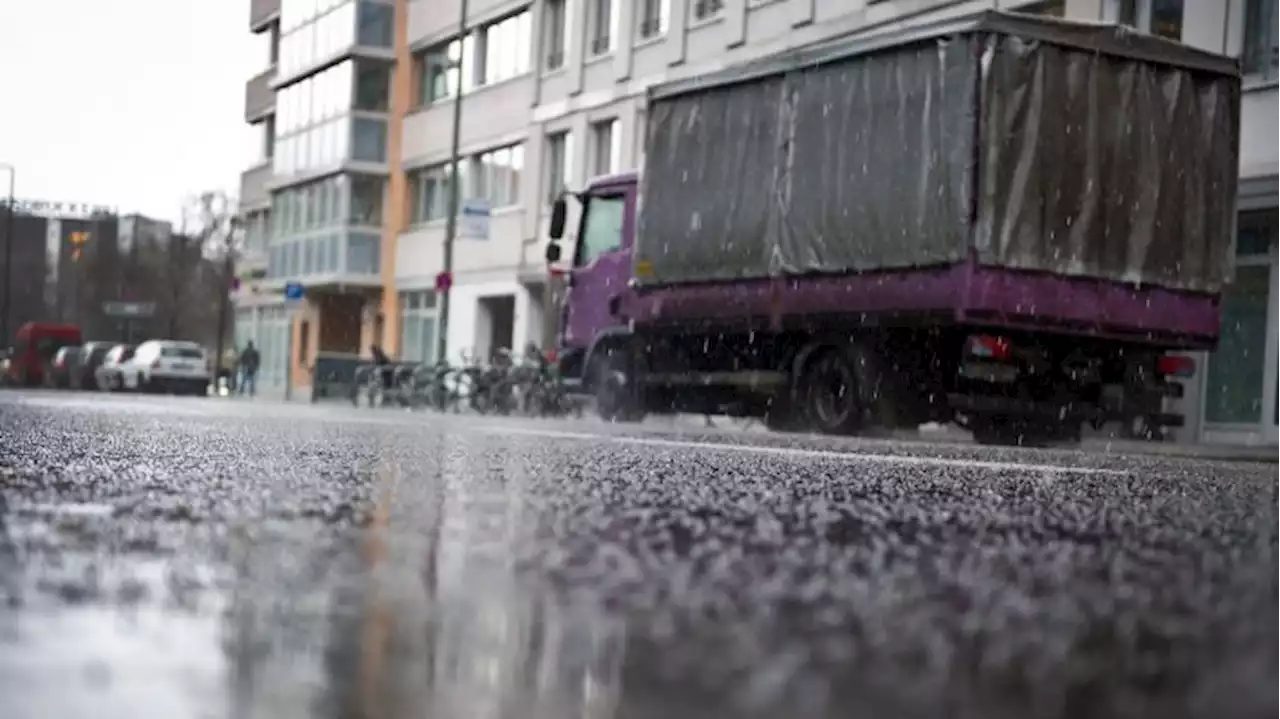 Wetterdienst warnt vor starken Gewittern mit Hagel