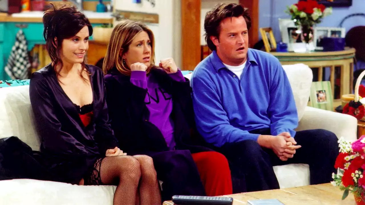 Jennifer Aniston Laments the Generation That Finds ‘Friends’ “Offensive”