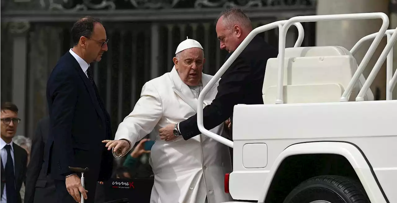 Gesundheit - Krankenpfleger überredete Papst zu Spitaleinlieferung