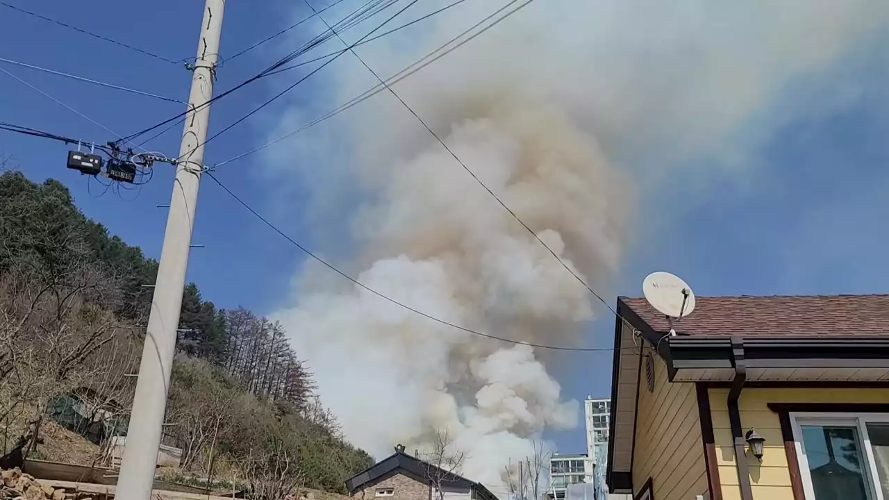 강원도 화천 '산불 2단계'...야간 진화 체제 준비 중