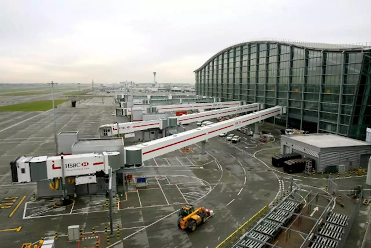 Sicherheitsmitarbeiter am Flughafen London Heathrow treten in Streik