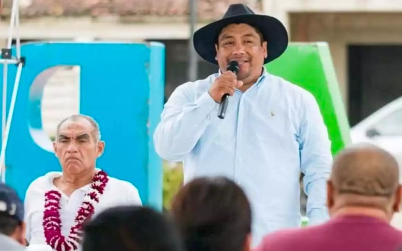 Exigen renuncia de Donato Vargas, funcionario de Oaxaca, por difundir 'packs' de mujeres