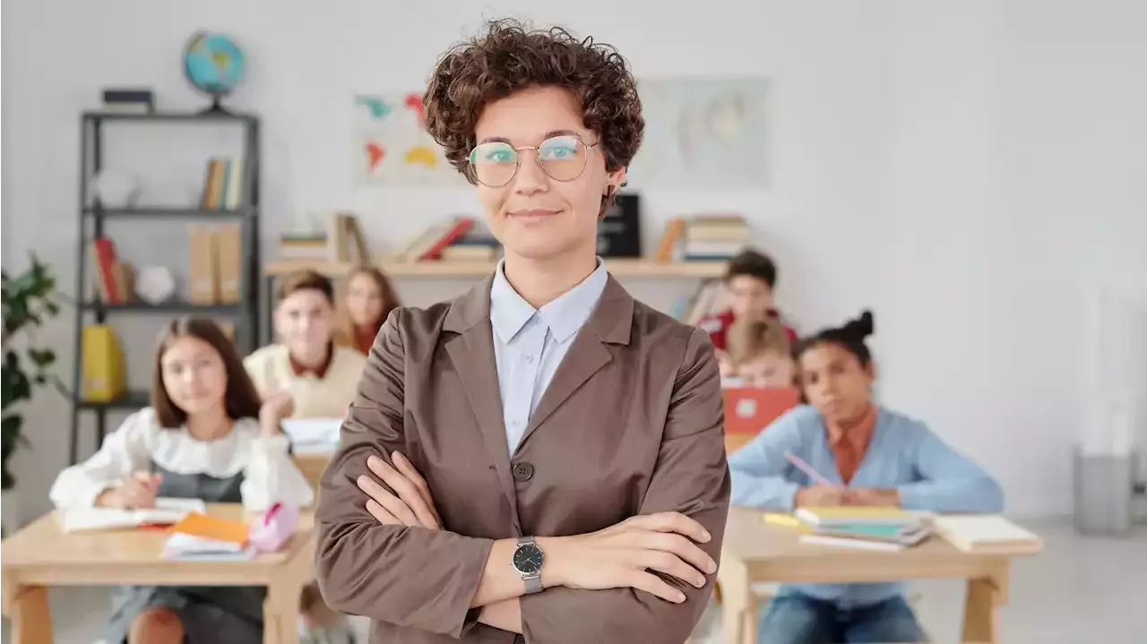 Une Enseignante Mise à Pied Après Avoir Fait Taire Des élèves Récalcitrants Dune Façon Choquante 7062