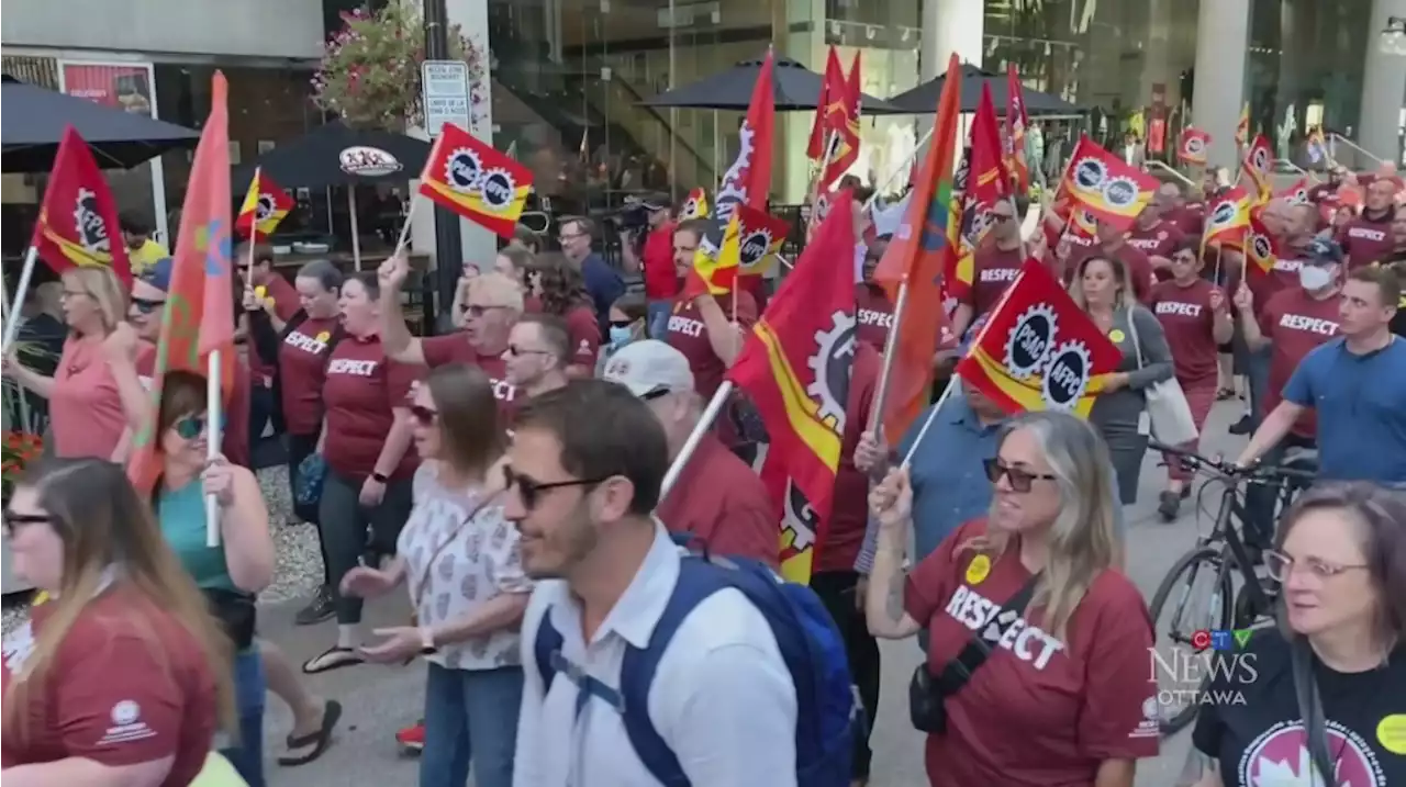 Canada's largest public sector union, feds to begin mediated talks on Sunday