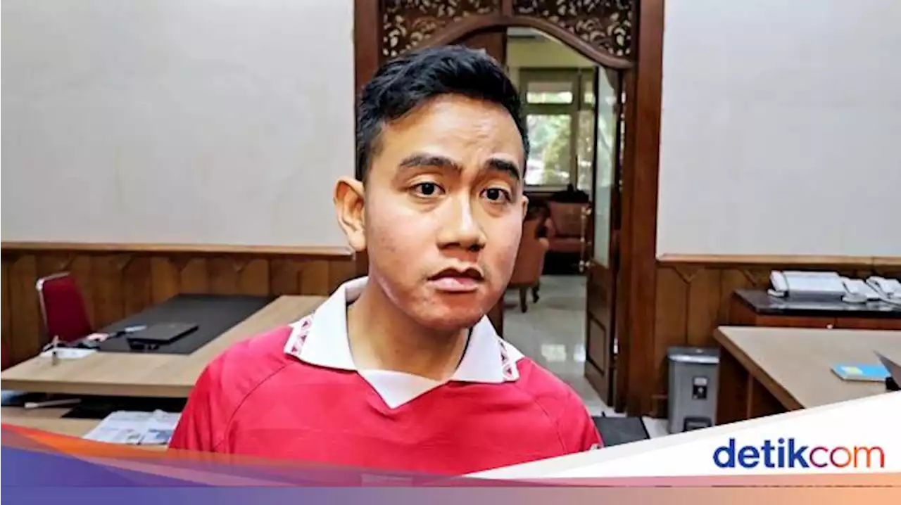 Gibran Menyerang Balik, Unggah Perbandingan Survei Kinerja dengan FX Rudy