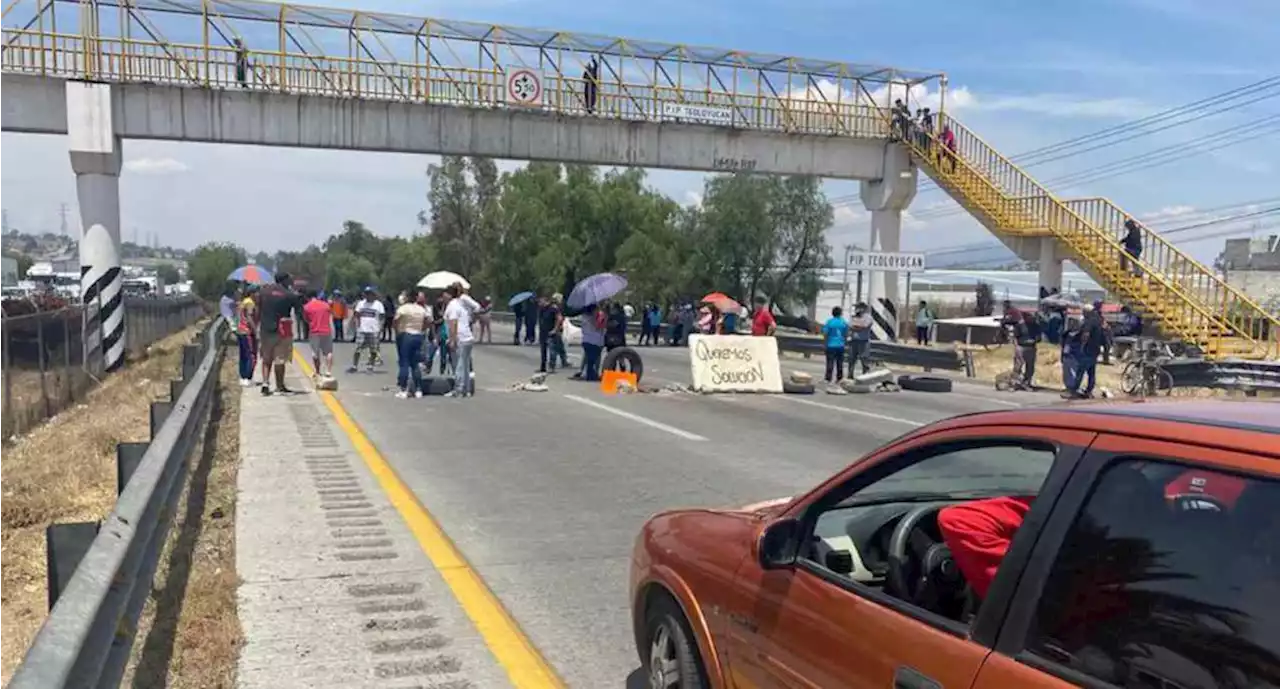 Continúa bloqueo en la México-Querétaro; fila de autos alcanza hasta 19 km | El Universal