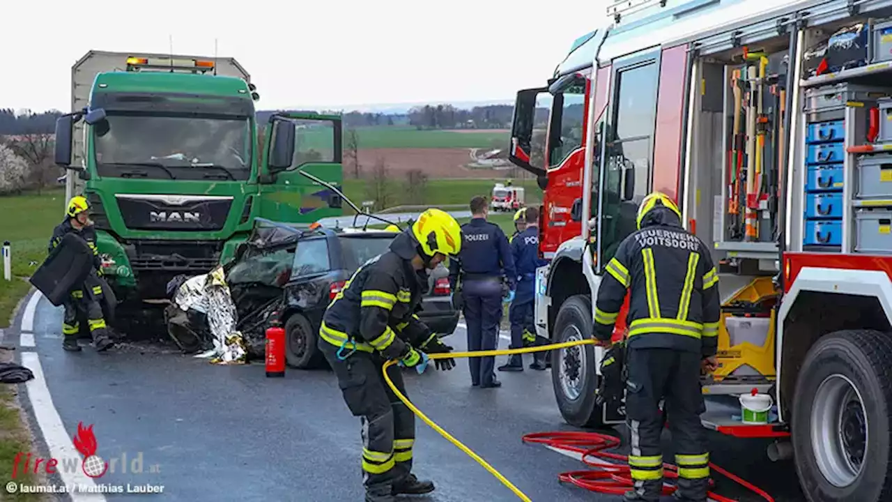 Oö: Pkw kollidiert in Ried im Traunkreis frontal mit Lkw → ein Todesopfer