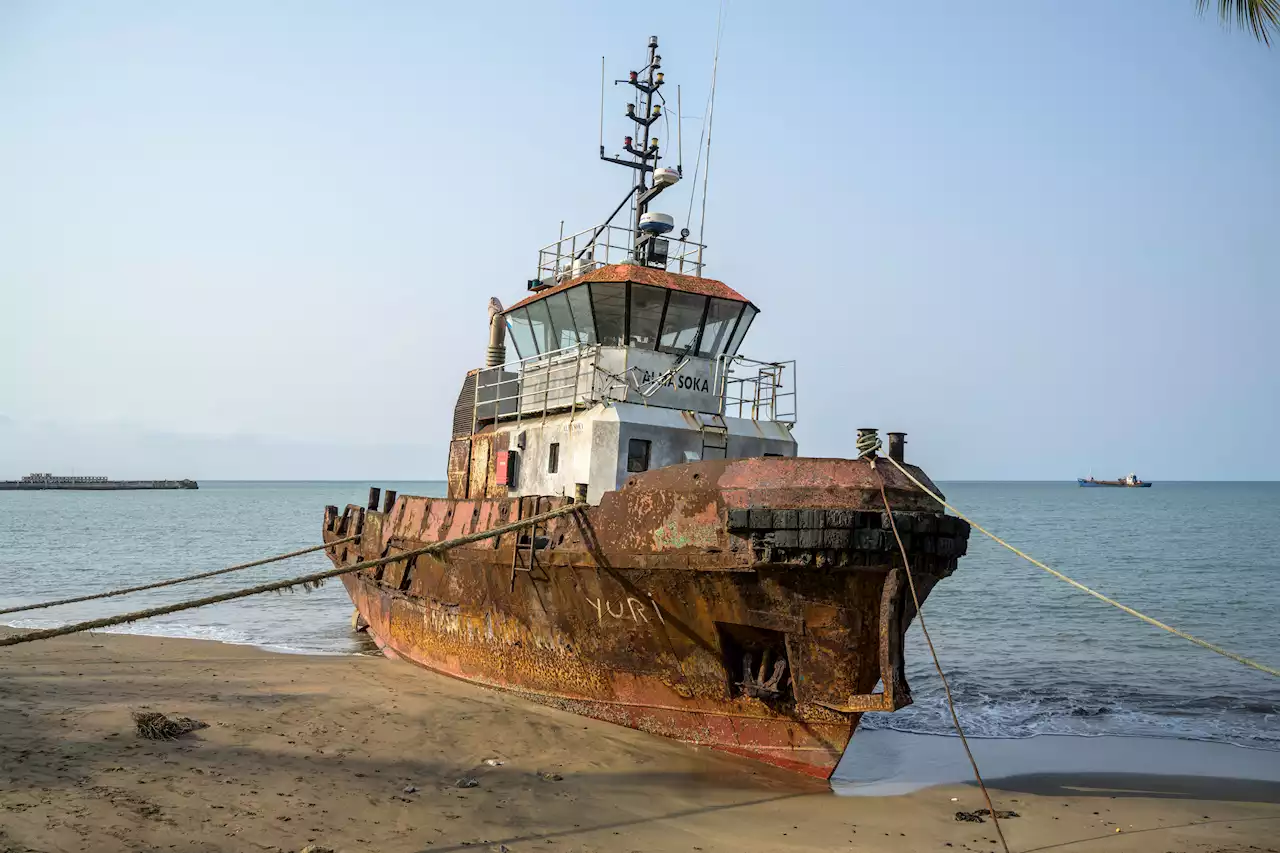 Pirates attack ship and hold crew members hostage off of West Africa